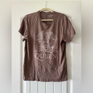 A&F QUEEN GRAPHIC TEE